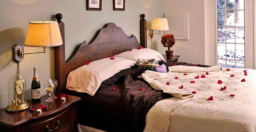 Elk Forge Bed And Breakfast Elkton Exterior photo